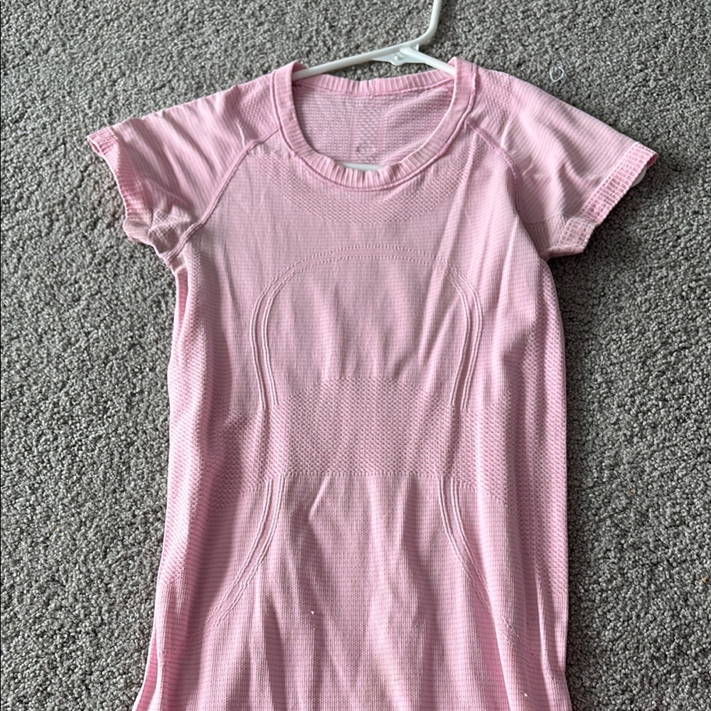 Lululemon pink top